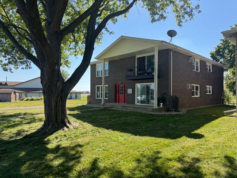 More Photos Of 374 Lynn Dr, Manteno Apartments For Sale