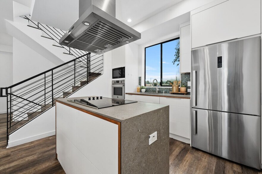 More Photos Of 11254 Mississippi Ave, Los Angeles Multifamily For Sale