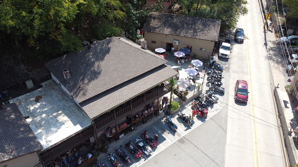 More Photos Of 82 Armstrong St, Eureka Springs Restaurant For Sale