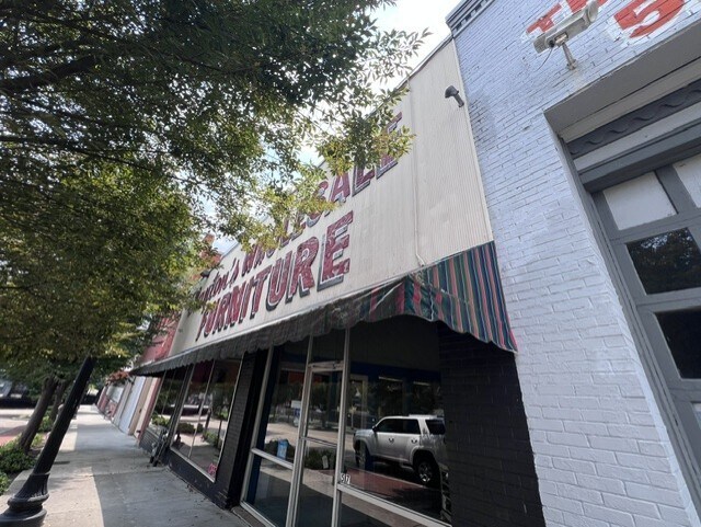 More Photos Of 517 N Gay St, Knoxville Storefront For Sale