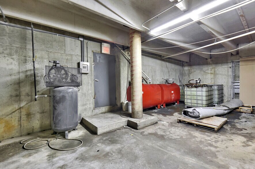 More Photos Of 11209 W Kellogg, Wichita Auto Dealership For Sale