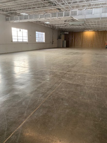 More Photos Of 7601 E 88th Pl, Indianapolis Manufacturing For Lease