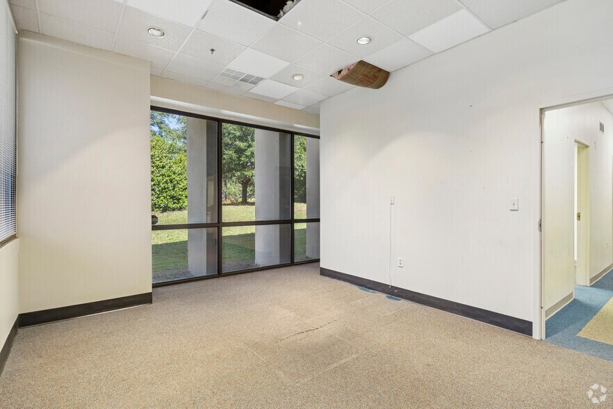 More Photos Of 3806 N Main St, Columbia Schools For Sale