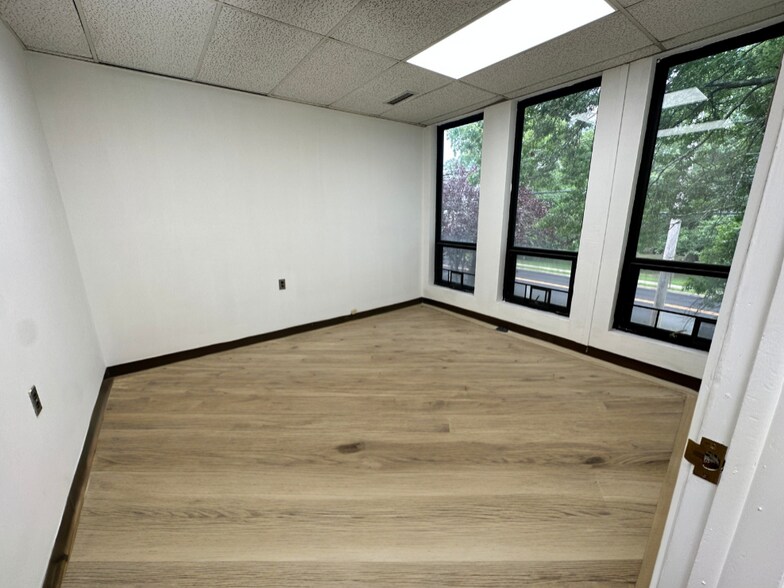 More Photos Of 74 Pascack Rd, Park Ridge Medical For Lease