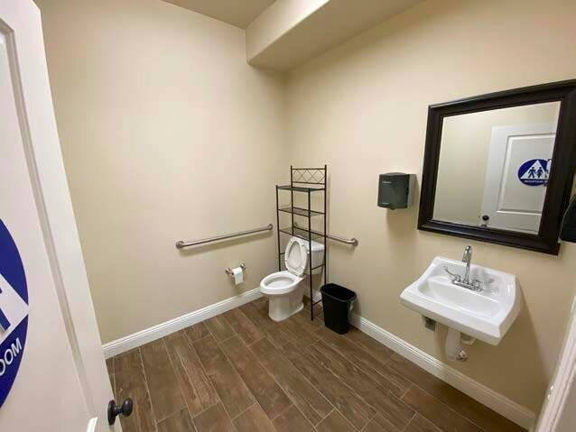 More Photos Of 709 Workman St, Bakersfield Warehouse For Lease