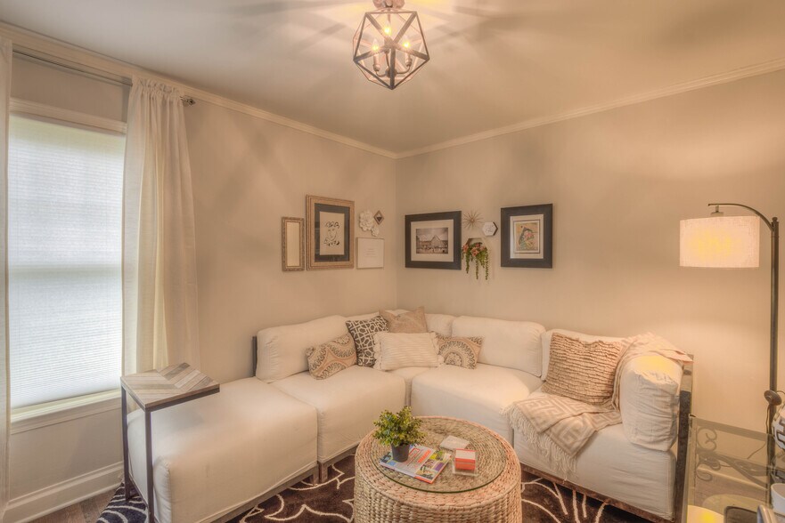 More Photos Of 1061 W Rex Rd, Memphis Office For Sale