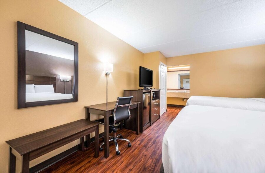 More Photos Of 2015 Military Rd, Columbus Hotel For Sale