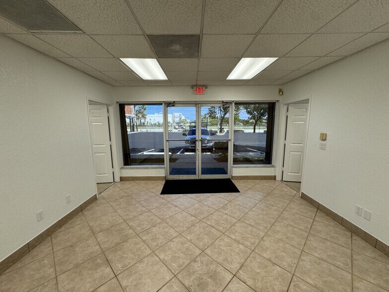 More Photos Of 4381 N Dixie Hwy, Deerfield Beach Freestanding For Lease
