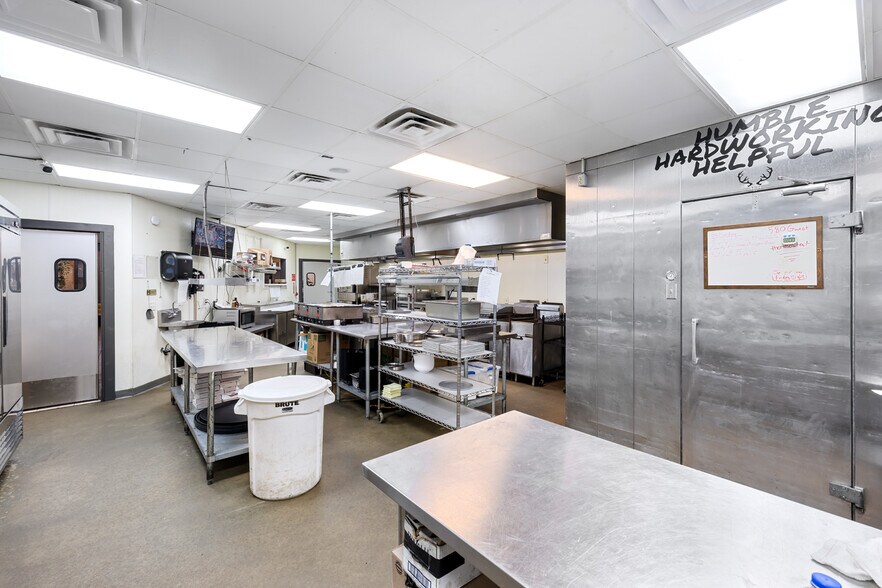 More Photos Of 14 W Main St, Idabel Restaurant For Sale