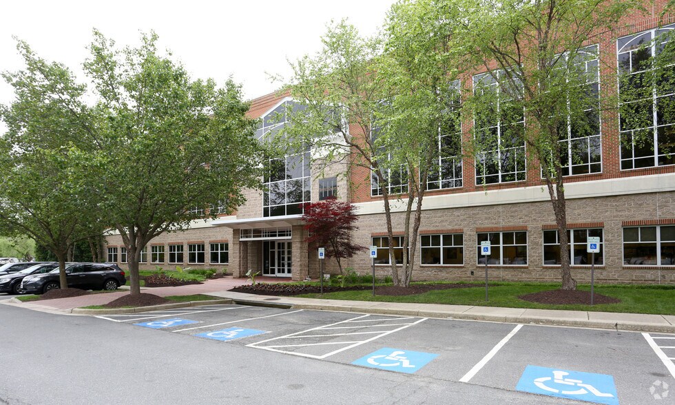 More Photos Of 301 Concourse Blvd, Glen Allen Office For Lease