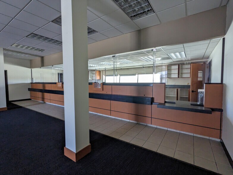 More Photos Of 18505 Champion Forest Dr, Spring Unknown For Lease