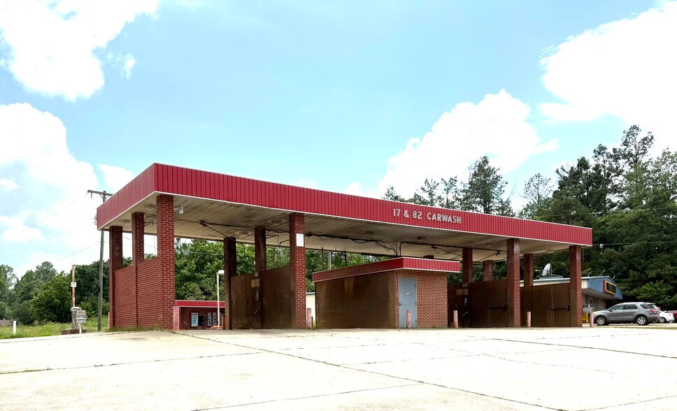 Primary Photo Of 19617 US-82, Carrollton Carwash For Sale
