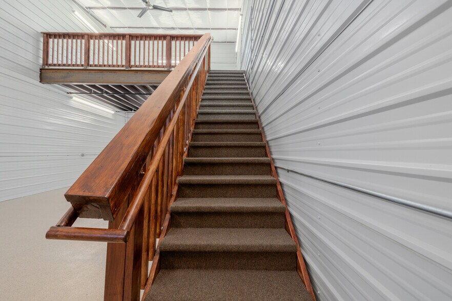 More Photos Of 560-580 Ames St, Lakewood Self Storage For Sale