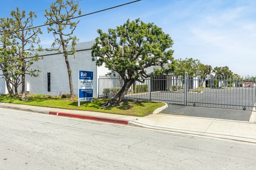 More Photos Of 14004-14014 Marquardt Ave, Santa Fe Springs Warehouse For Lease