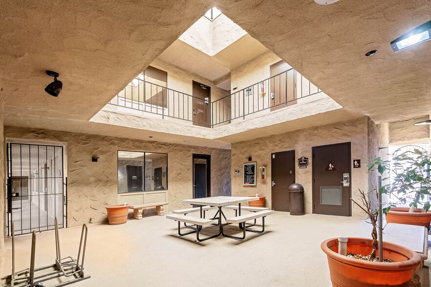 More Photos Of 10509 San Diego Mission Rd, San Diego Office For Lease