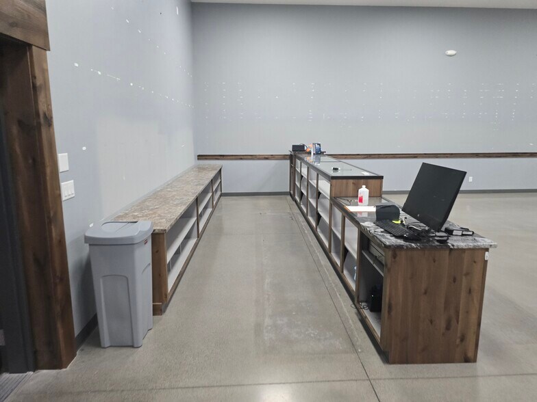 More Photos Of 870 N 2nd E, Rexburg General Retail For Lease