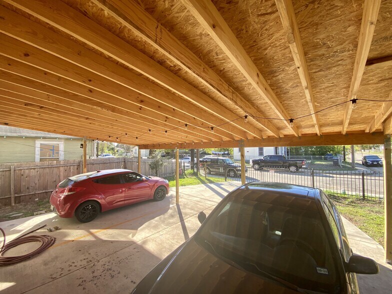 More Photos Of 1522 South Elmendorf St, San Antonio Apartments For Sale