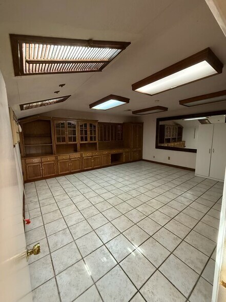 More Photos Of 715 S Glendora Ave, West Covina Office For Sale