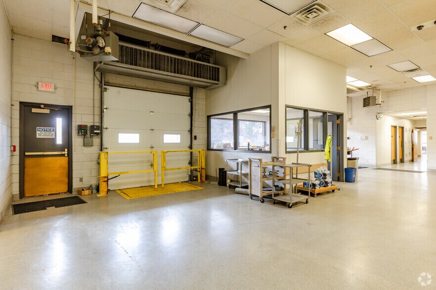 More Photos Of 801 W Rockton Rd, Rockton Research And Development For Sale