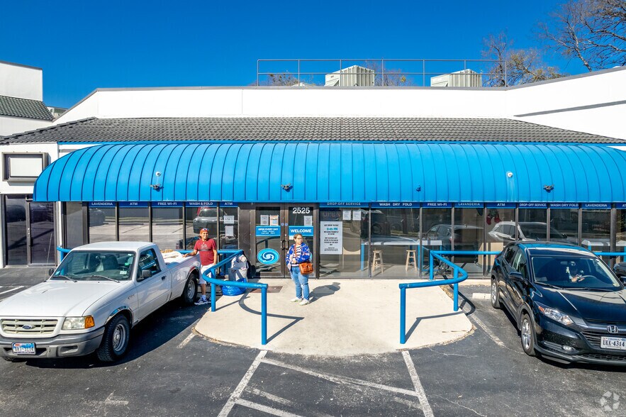 More Photos Of 2525-2607 Jackson-keller Rd, San Antonio Unknown For Lease