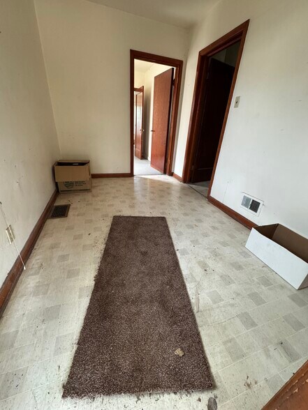 More Photos Of 120 9th Ave N, Buhl Multifamily For Sale