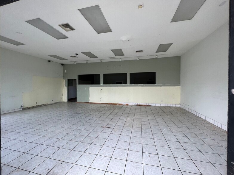 More Photos Of 7625 Eastern Ave, Bell Unknown For Lease