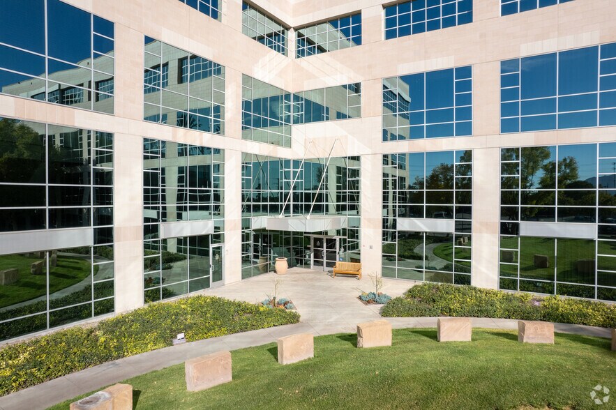 More Photos Of 2400 Empire Ave, Burbank Office For Lease