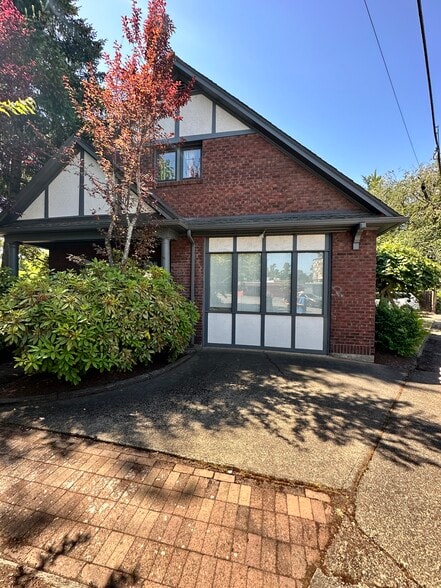 More Photos Of 1675 Winter St NE, Salem Office For Lease