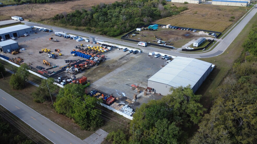 More Photos Of 11524 31st Ter E, Palmetto Industrial For Sale