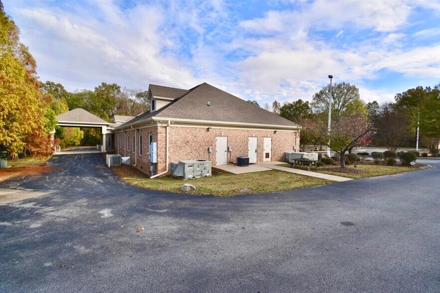 More Photos Of 209 Oil Well Rd, Jackson Healthcare For Lease