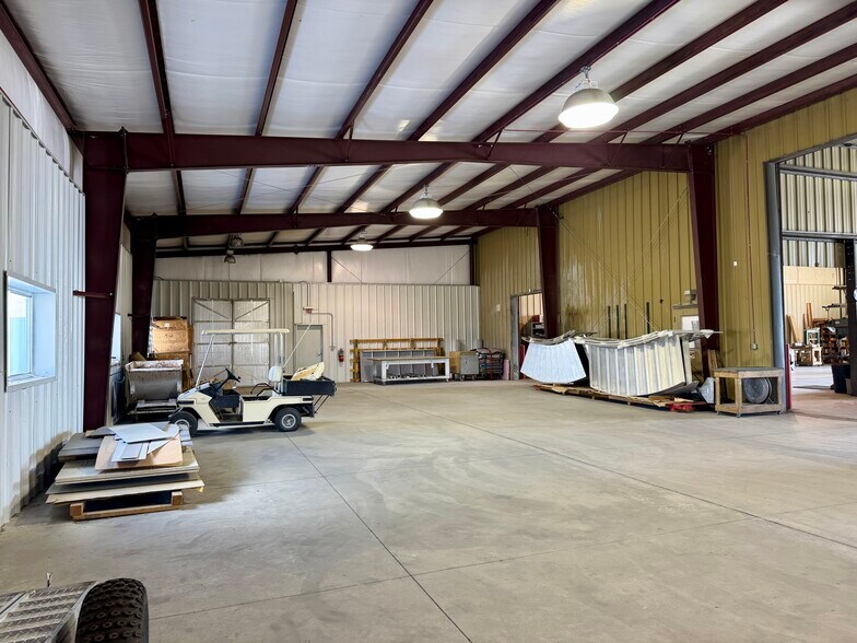 More Photos Of 933 N Industrial Way, Ely Warehouse For Sale