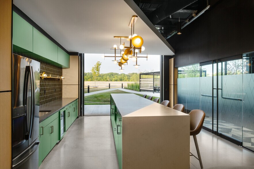 More Photos Of 501 Marketplace Ave, Coraopolis Office For Lease