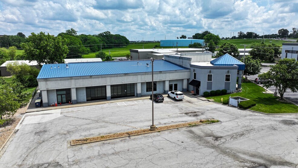 Primary Photo Of 801 NW Commerce Dr, Lee's Summit Flex For Sale