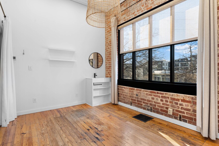 More Photos Of 312 N Highland Ave NE, Atlanta Storefront Retail Office For Lease