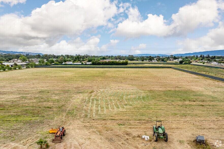 More Photos Of 1020 San Martin Ave, San Martin Land For Lease