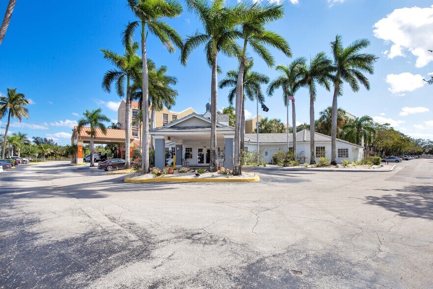 More Photos Of 2520 Stirling Rd, Hollywood Hotel For Sale