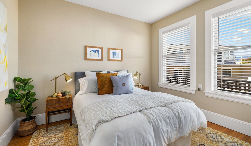 More Photos Of 435 Vernon St, Oakland Specialty For Sale