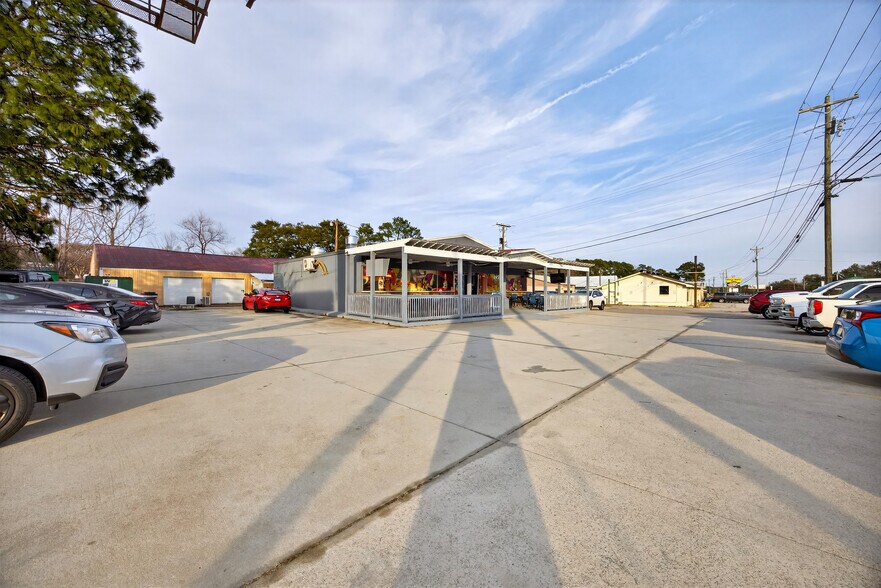 More Photos Of 4350 Augusta Rd, Lexington Restaurant For Sale