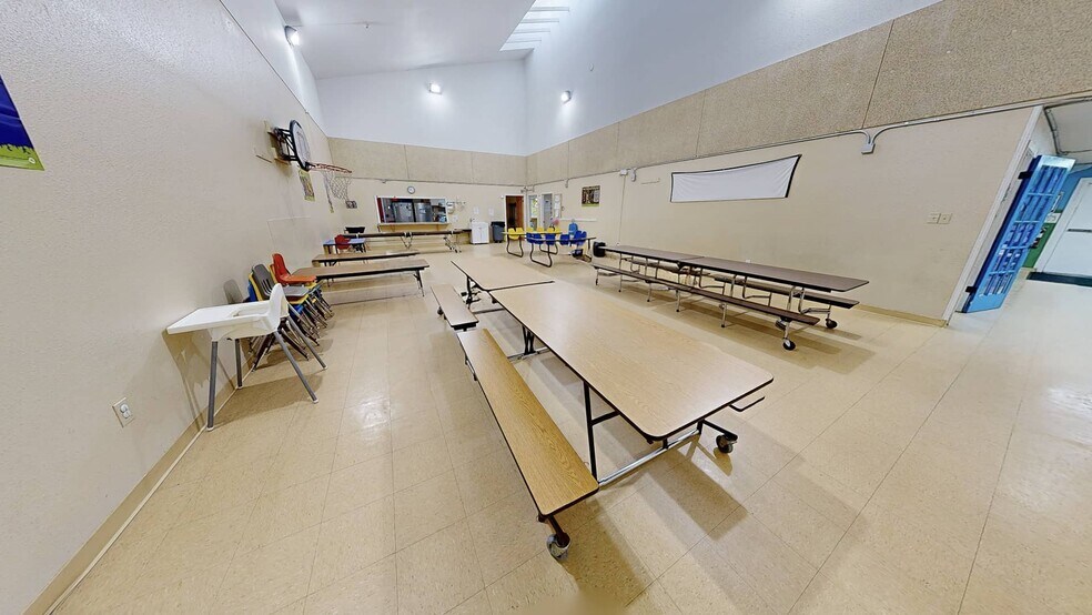 More Photos Of 751 S Bell Blvd, Cedar Park General Retail For Sale