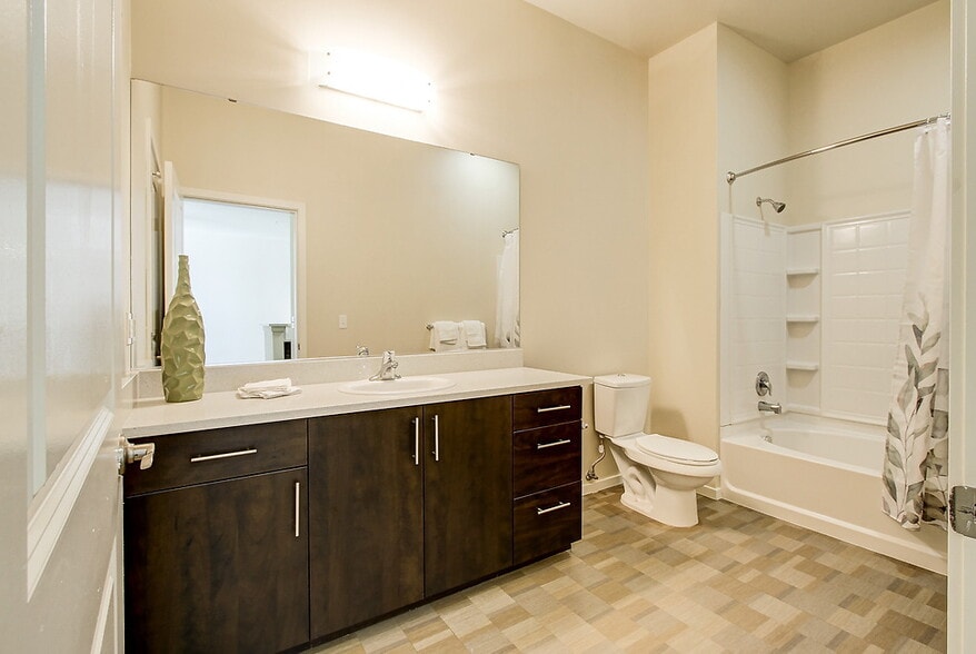More Photos Of 2441 76th Ave SE, Mercer Island Apartments For Lease