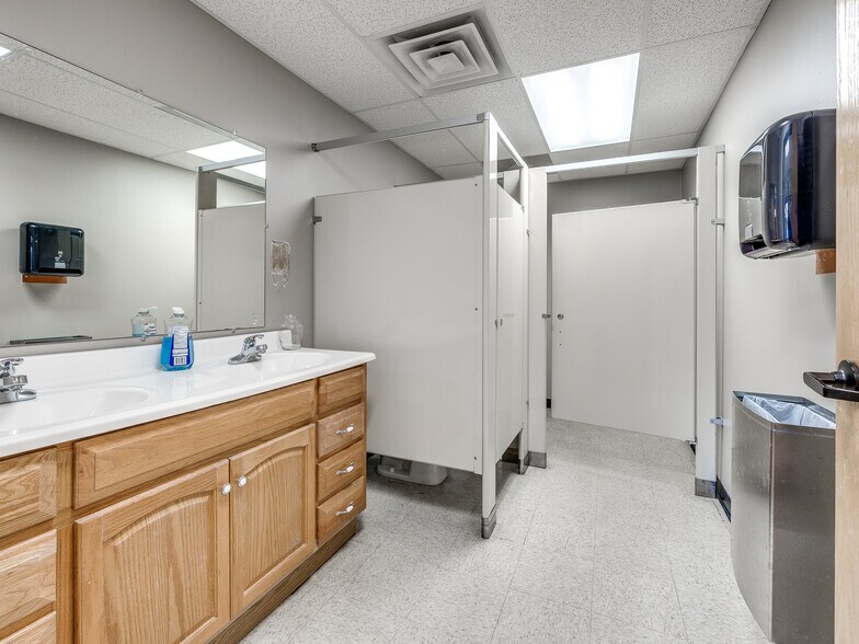 More Photos Of 321-325 N Portland Ave, Oklahoma City Unknown For Lease