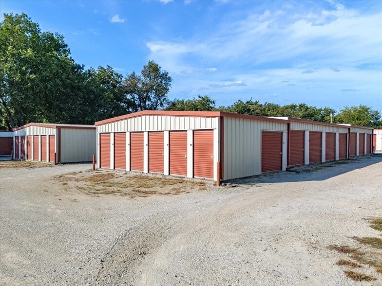 More Photos Of 300 S State Highway 101, Chico General Retail For Sale