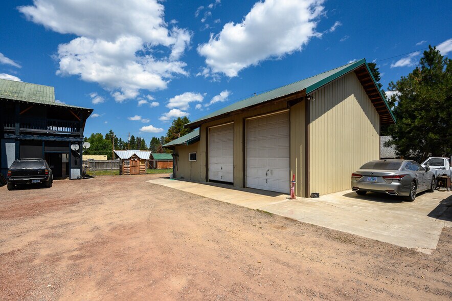 More Photos Of 109455 Highway 97 N, Chemult Hotel For Sale