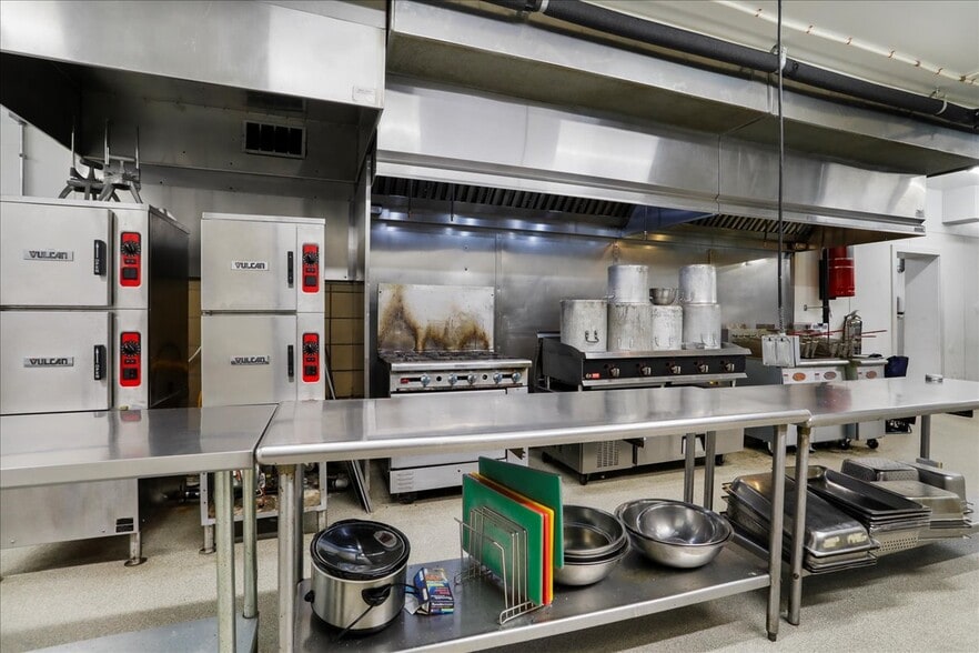 More Photos Of 985 Baltimore Pike, Gettysburg Storefront For Sale