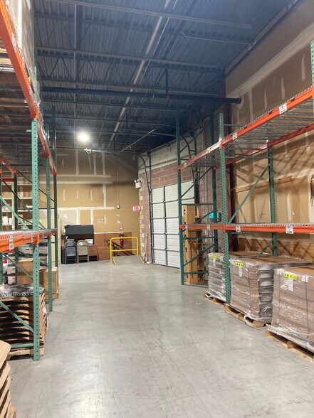 More Photos Of 14-16 Thomas J Rhodes Industrial Dr, Trenton Warehouse For Lease