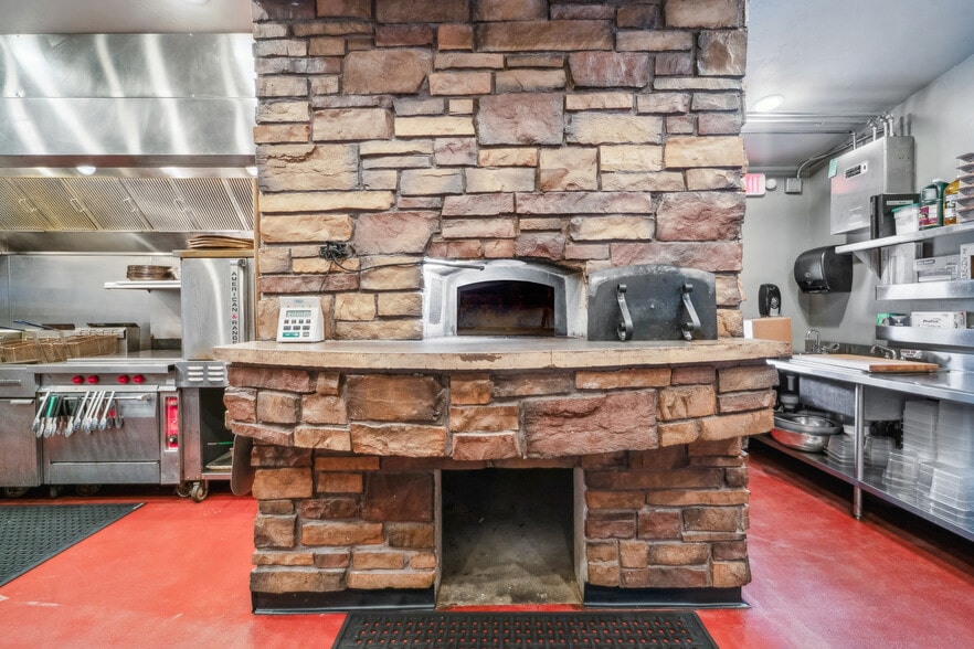 More Photos Of 707 W Park Ave, Kiel Restaurant For Sale