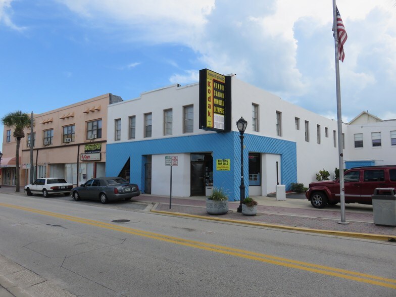 More Photos Of 604 Main St, Daytona Beach Storefront Retail Office For Sale