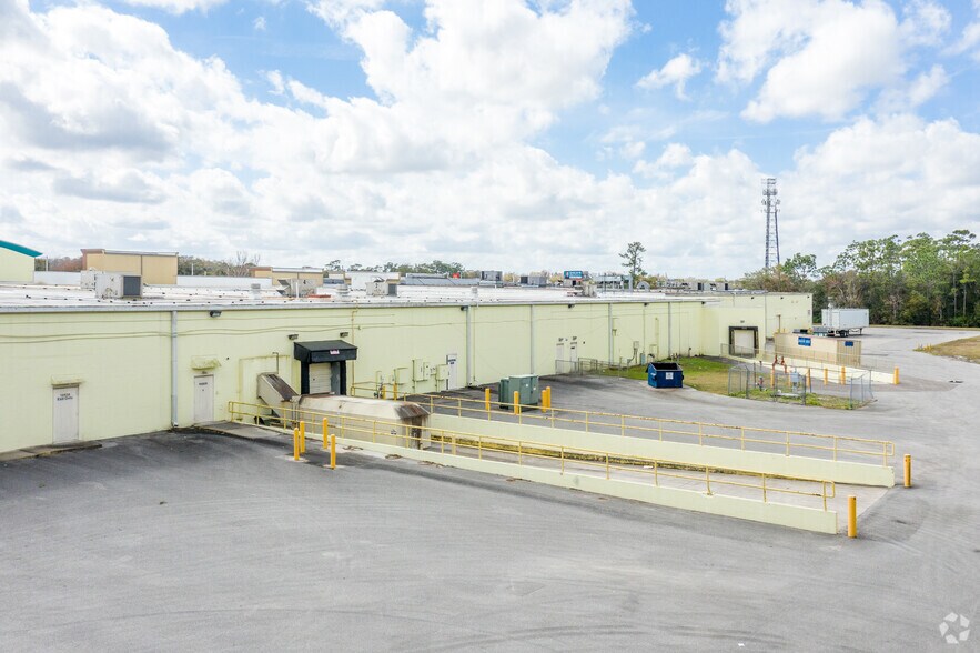 More Photos Of 10505-10543 E Colonial Dr, Orlando Unknown For Lease