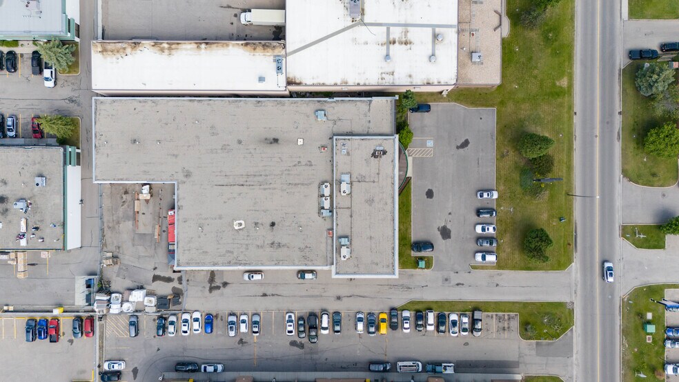 More Photos Of 3605 32nd St NE, Calgary Warehouse For Lease