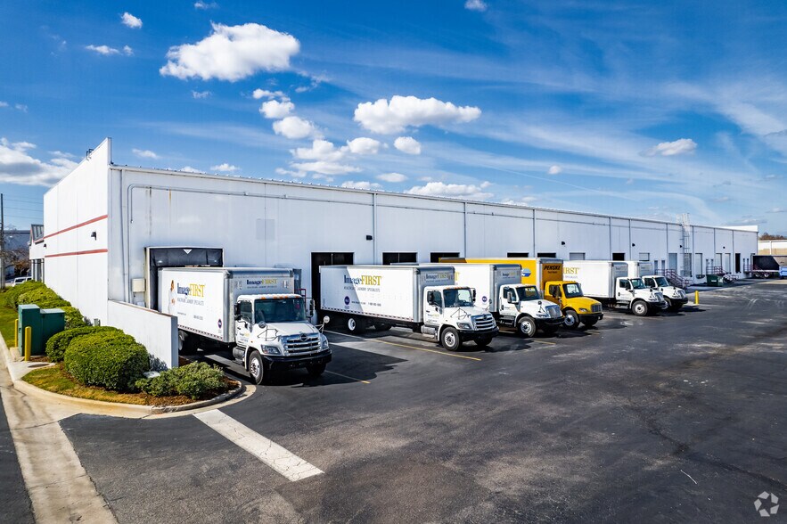 More Photos Of 3905 Center Loop, Orlando Unknown For Lease